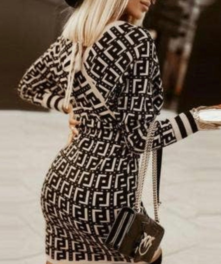 Geometric Pattern Long Sleeve Dress